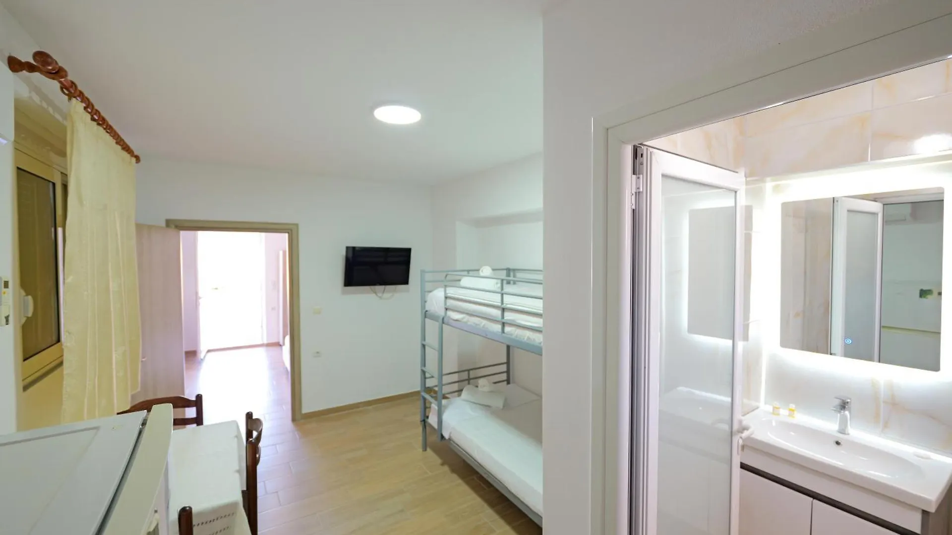 Vila Dura Ksamil 0*,  Albanie