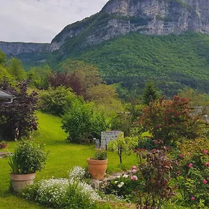 https://suite-au-pied-de-la-montagne-et-vue-imprenable.hotels-rhonealpes.com