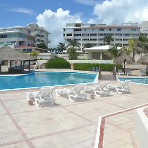 https://brand-new-condos-at-the-best-beach-of-cancun.quintano-roohotels.com