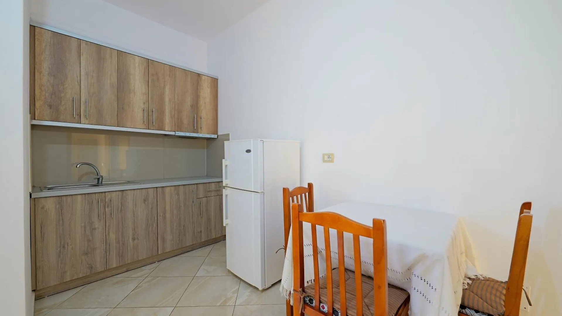 Vila Dura Ksamil 0*,  Albania